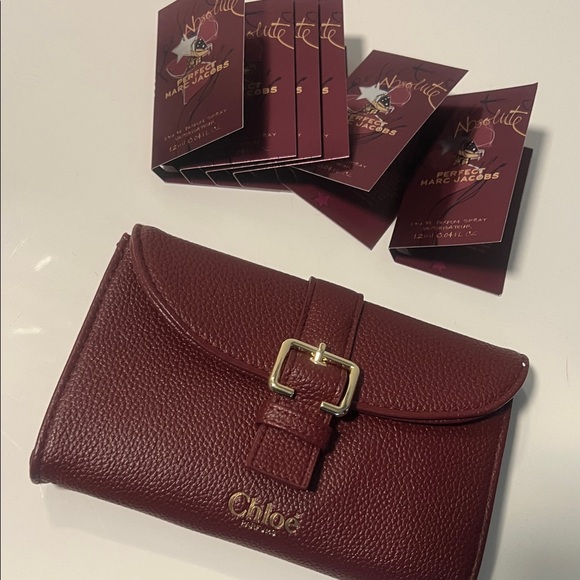 New Women's Chloé Burgundy Gold Buckle
Cosmetic Pouch Bag with 6- perfume sample - Picture 8 of 17